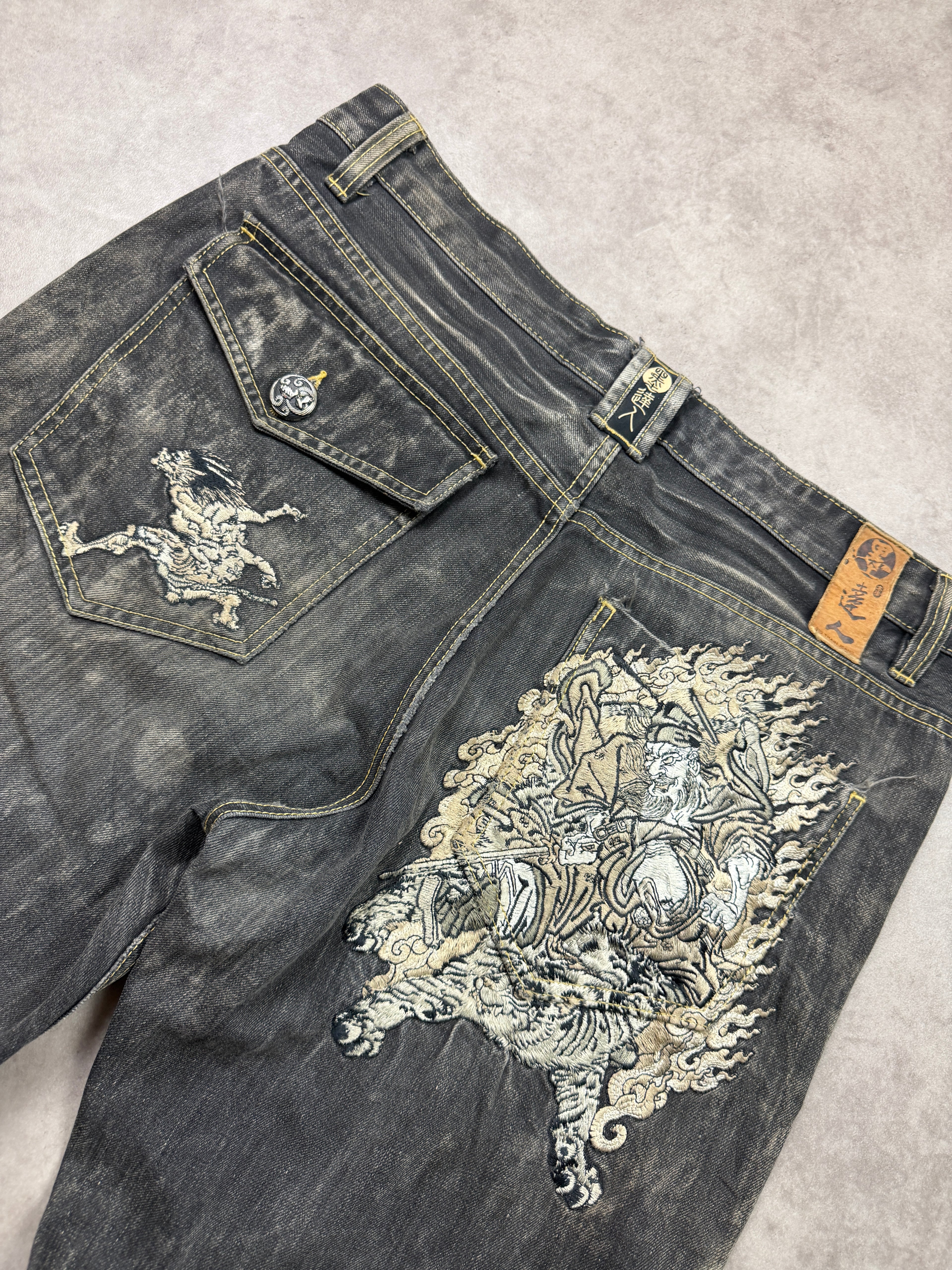 Big Train Vintage Jeans 2005 Black Embroidery Warrior Backprint Denim Straight Herren L