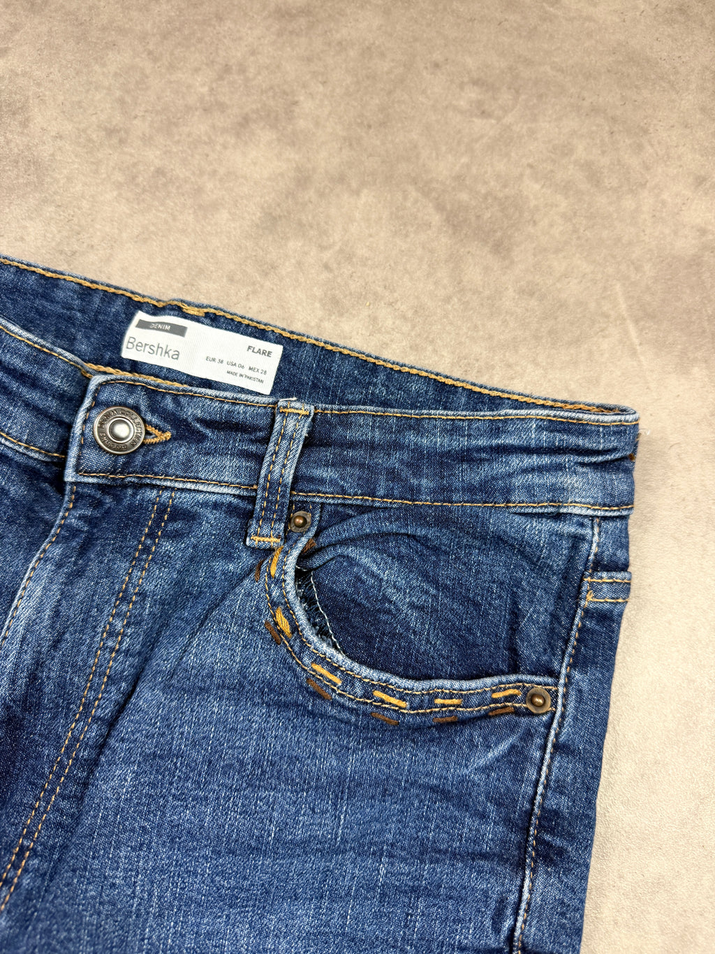 Vintage Bershka Jeans Y2K Flare Fit 2015 Damen M