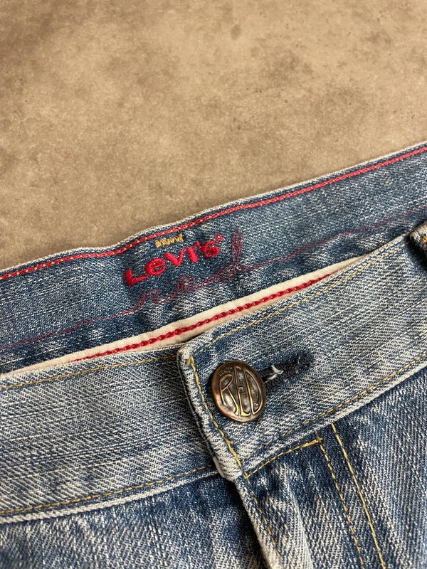 Levi’s Vintage Jeans Straight Fit 2004 L